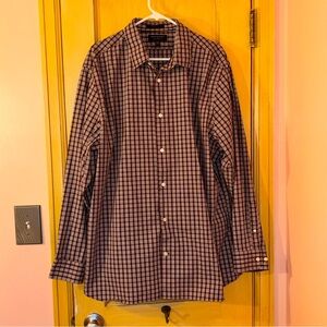 Banana Republic Wrinkle Resistant Plaid Button Front Shirt Athletic Fit Burgundy